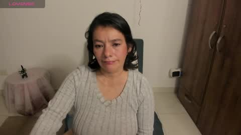 Snapshot of nuit_rose chatting on 04.29.26 nuit_rose online show from 04.29.26