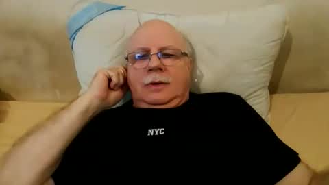 nukiss online show from 10.24.25