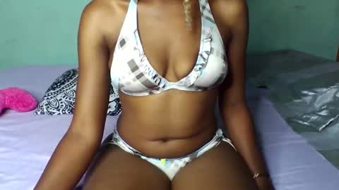 Snapshot of nukshypipi chatting on 04.25.26 nukshypipi online show from 04.25.26