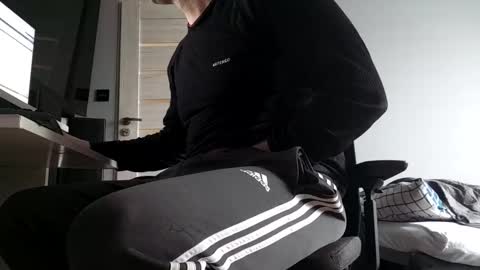 Snapshot of num88 chatting on 02.26.25 num88 online show from 02.26.25