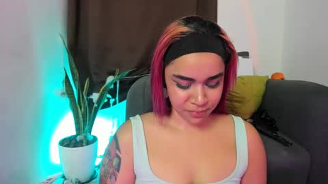 Snapshot of nyalgasai1 chatting on 11.09.25 Nia online show from 11.09.25