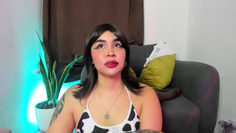 Snapshot of nyalgasai1 chatting on 11.18.25 Nia online show from 11.18.25