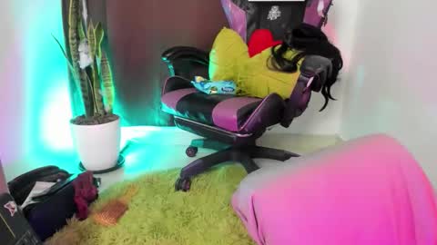 Snapshot of nyalgasai1 chatting on 11.20.25 Nia online show from 11.20.25