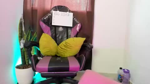 Snapshot of nyalgasai1 chatting on 11.23.25 Nia online show from 11.23.25