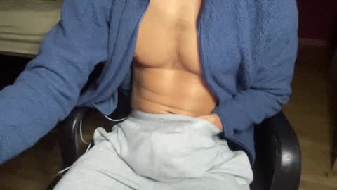 Snapshot of nyc2100 chatting on 01.08.25 Your HOTBF online show from 01.08.25