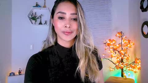 Nycole online show from 12.22.24