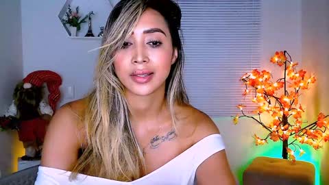 Nycole online show from 01.06.25