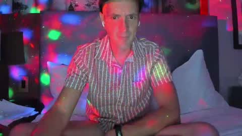 Snapshot of nyhudsonvalleyfun chatting on 09.19.25 HudsonValleyNYfun online show from 09.19.25