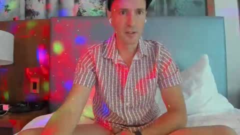 Snapshot of nyhudsonvalleyfun chatting on 09.19.25 HudsonValleyNYfun online show from 09.19.25