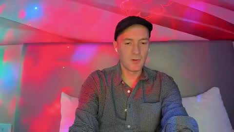 Snapshot of nyhudsonvalleyfun chatting on 12.04.25 HudsonValleyNYfun online show from 12.04.25