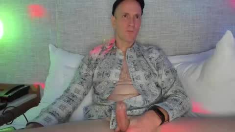 Snapshot of nyhudsonvalleyfun chatting on 01.10.26 HudsonValleyNYfun online show from 01.10.26