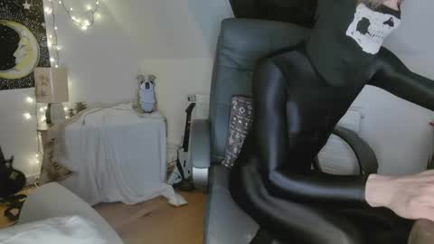 Nyl0nnickb0y online show from 04.12.26