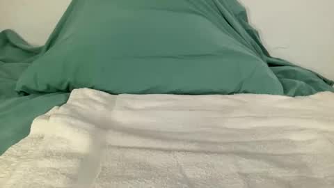 Snapshot of nylonxx chatting on 10.07.25 Sissy slut online show from 10.07.25