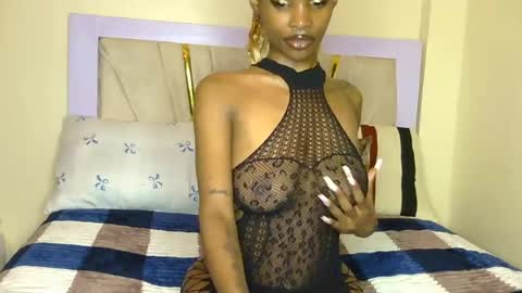 Snapshot of nyra_vesper chatting on 06.18.26 Lexi i online show from 06.18.26
