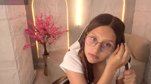Online 800 to 1400 online show from 10.14.25