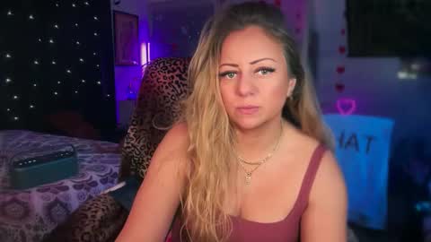 Snapshot of nyxxen chatting on 02.16.26 nyxxen online show from 02.16.26