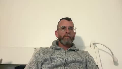 Snapshot of o_johnny_deep_o chatting on 11.23.25 Jonathan Deep online show from 11.23.25