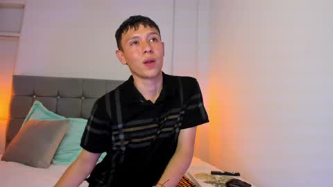 Snapshot of oasis_ossa chatting on 12.10.24 Lyam online show from 12.10.24