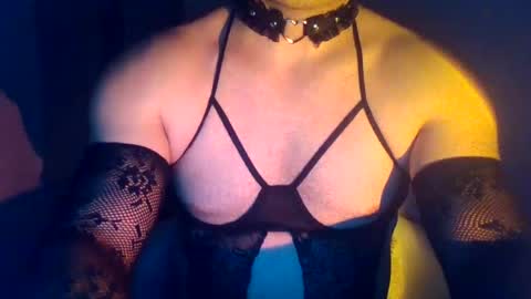 Snapshot of obscuraboy chatting on 06.16.26 Doxy online show from 06.16.26
