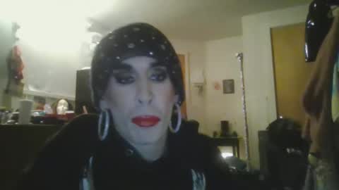 Snapshot of obsessed_glambert chatting on 10.06.25 obsessed_glambert online show from 10.06.25