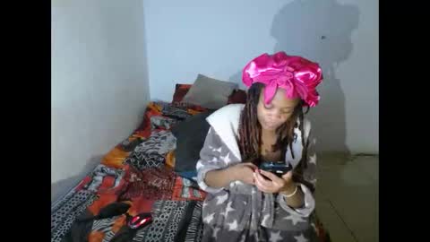 Snapshot of obsessedmimi chatting on 03.12.26 obsessedmimi online show from 03.12.26