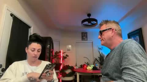 Snapshot of obsidianheartsx chatting on 11.19.25 SimplyUs online show from 11.19.25