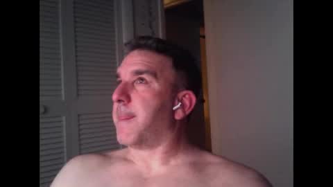 Snapshot of oceanmanx chatting on 02.01.26 Ocean online show from 02.01.26