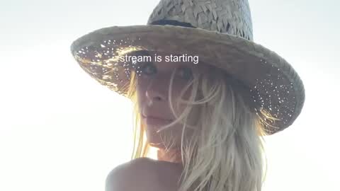 Snapshot of ocicat chatting on 12.14.24 hi im Janasmall boobs big heart  warm pussy  online show from 12.14.24