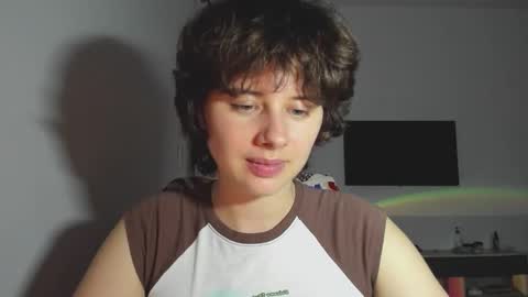 Evie online show from 12.04.25