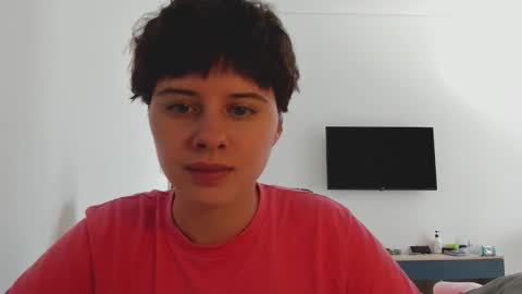 Evie online show from 12.23.25