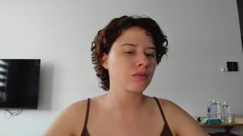 Evie online show from 04.14.26