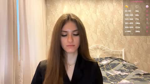 Mia online show from 11.26.25