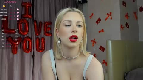 Lynna online show from 02.18.25