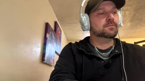 Snapshot of odinstone chatting on 01.12.26 Odin Stone online show from 01.12.26