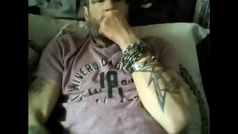 Snapshot of oedipe666 chatting on 04.25.26 oedipe666cam online show from 04.25.26