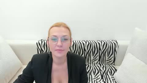 Snapshot of oeigesmik chatting on 04.14.26 oeigesmik online show from 04.14.26