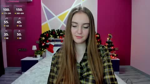 Snapshot of ofeliamirta chatting on 12.21.24 ofelia mirta online show from 12.21.24