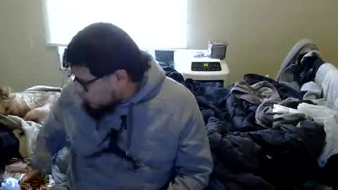 Snapshot of oflores77 chatting on 12.03.25 oscar flores online show from 12.03.25