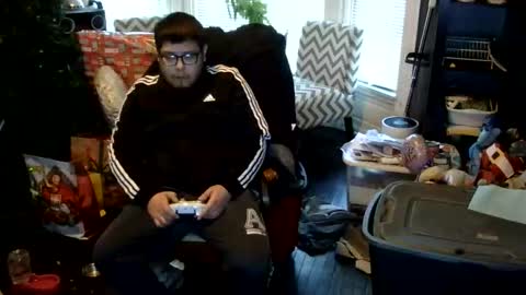 Snapshot of oflores77 chatting on 12.21.25 oscar flores online show from 12.21.25