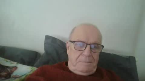 Snapshot of oggi95 chatting on 02.10.25 oggi95 online show from 02.10.25