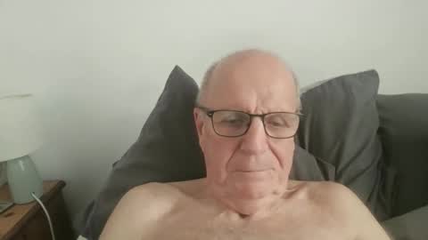 Snapshot of oggi95 chatting on 09.20.25 oggi95 online show from 09.20.25