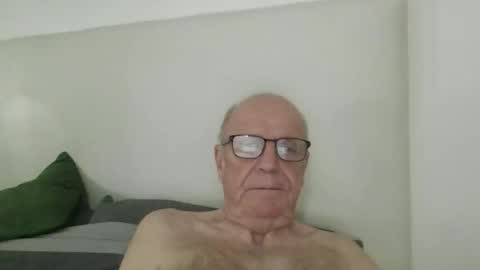 Snapshot of oggi95 chatting on 11.06.25 oggi95 online show from 11.06.25