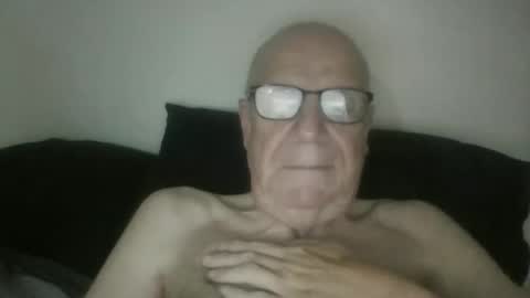 Snapshot of oggi95 chatting on 04.24.26 oggi95 online show from 04.24.26