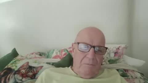 Snapshot of oggi95 chatting on 05.29.26 oggi95 online show from 05.29.26