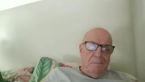 Snapshot of oggi95 chatting on 06.01.26 oggi95 online show from 06.01.26