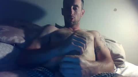 Snapshot of oghombre chatting on 10.19.25 oghombre online show from 10.19.25