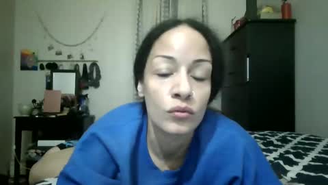 Lit en Cama online show from 12.28.24