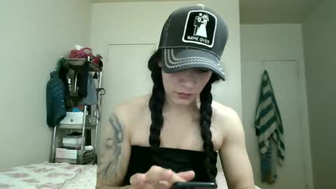 Lit en Cama online show from 02.24.25
