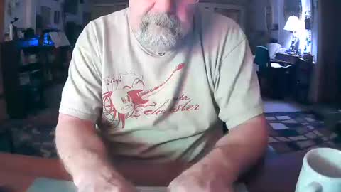 Snapshot of ogusbogus chatting on 12.17.25 Maximus No Mo online show from 12.17.25