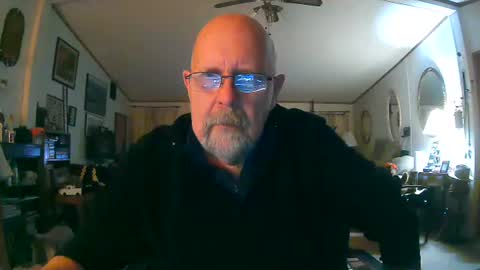 Snapshot of ogusbogus chatting on 01.15.26 Maximus No Mo online show from 01.15.26